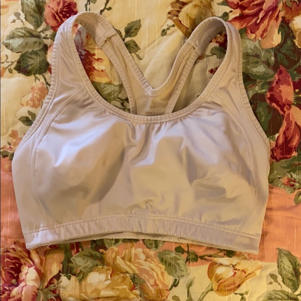 Women’s Nude Nike Dri-Fit Sports Bra Size Small Made in Sri Lanka🇱🇰💪🏋️🏋️‍♀️🏋🏾‍♂️